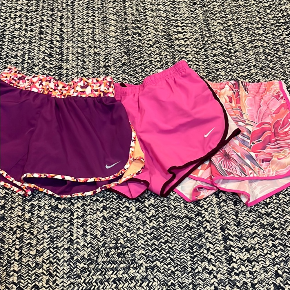 Nike Girls Vibrant Athletic Shorts Trio size large